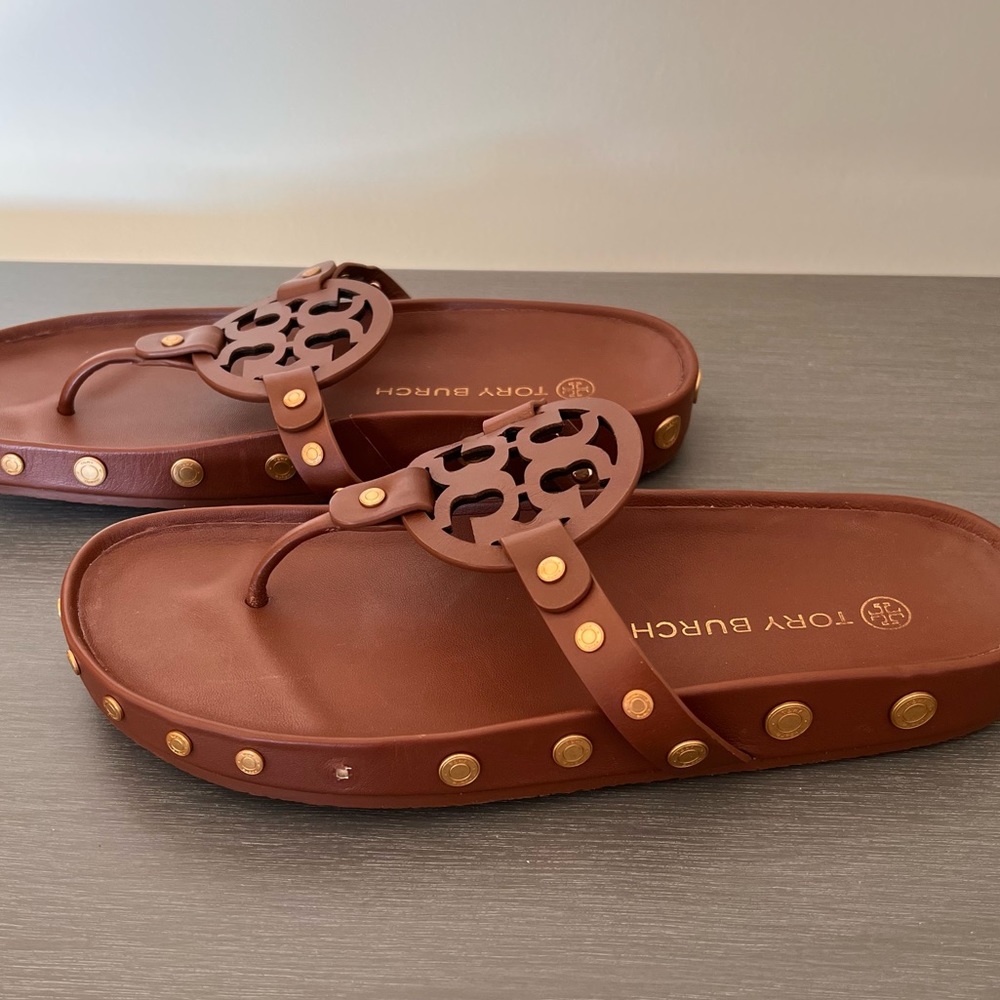 Tory Burch Brown Miller Coin Leather Thong Sandals - Picture 2 of 8